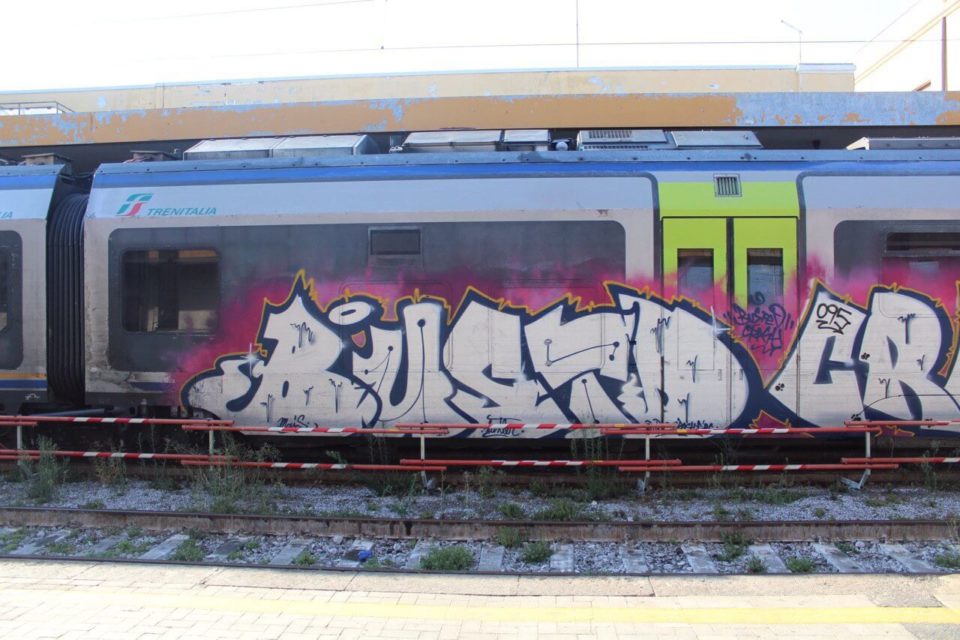 Spray_Wars-Busted-Graffiti-20-goldworld