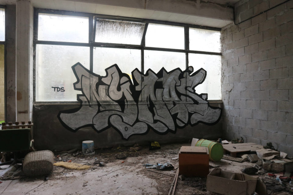 Spray_wars-nina-graffiti-goldworld-6