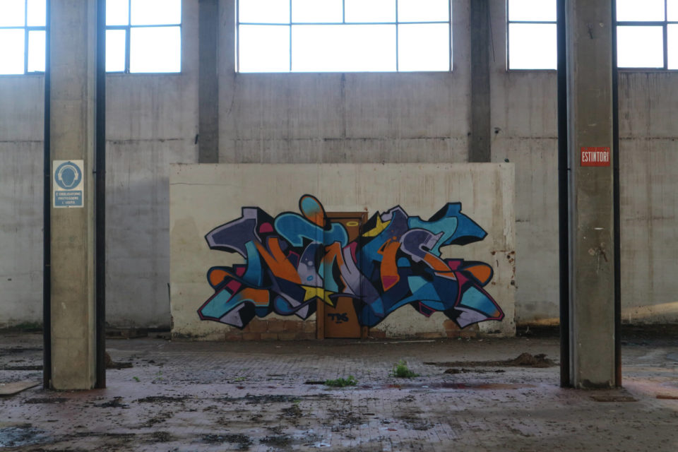 Spray_wars-nina-graffiti-goldworld-8